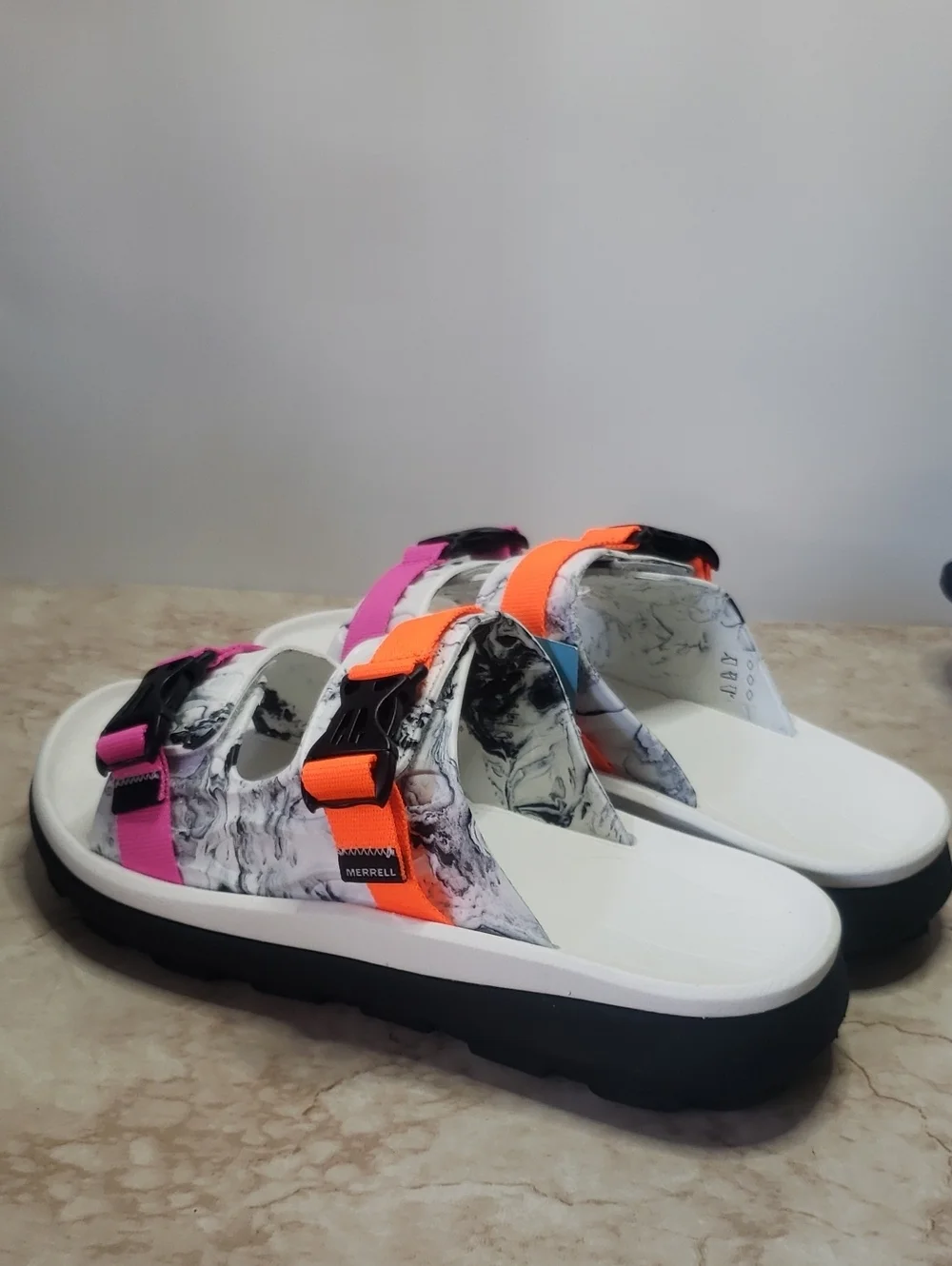 Merrell sandals box